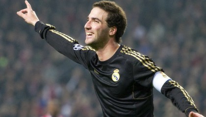 九游sports-高尔夫球赛决赛日，谁能捧起荣誉奖杯？，高尔夫比赛奖品