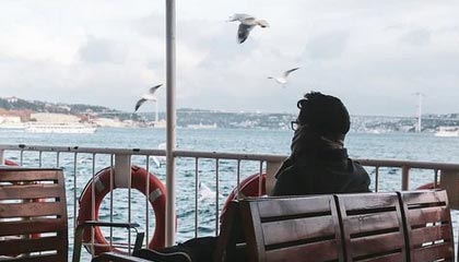 九游下载电脑版官网-世纪之战：经典对抗的“重现”，激发新一波篮球热潮，世纪之战足球